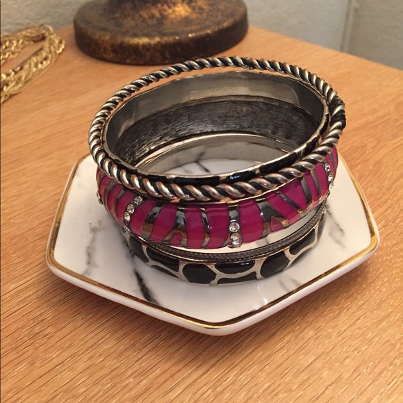 Bundle of 5 Buckle bracelets - Picture 9 of 11